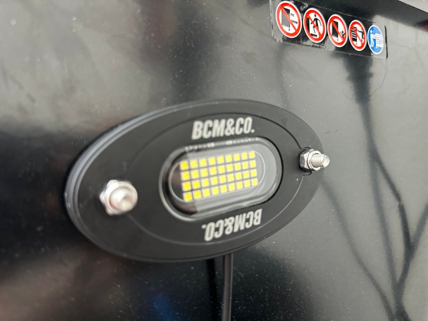 Gravity Magnets For Rocklights
No Drilling Required
(Pack of 2) - Mounts 1 Rocklight