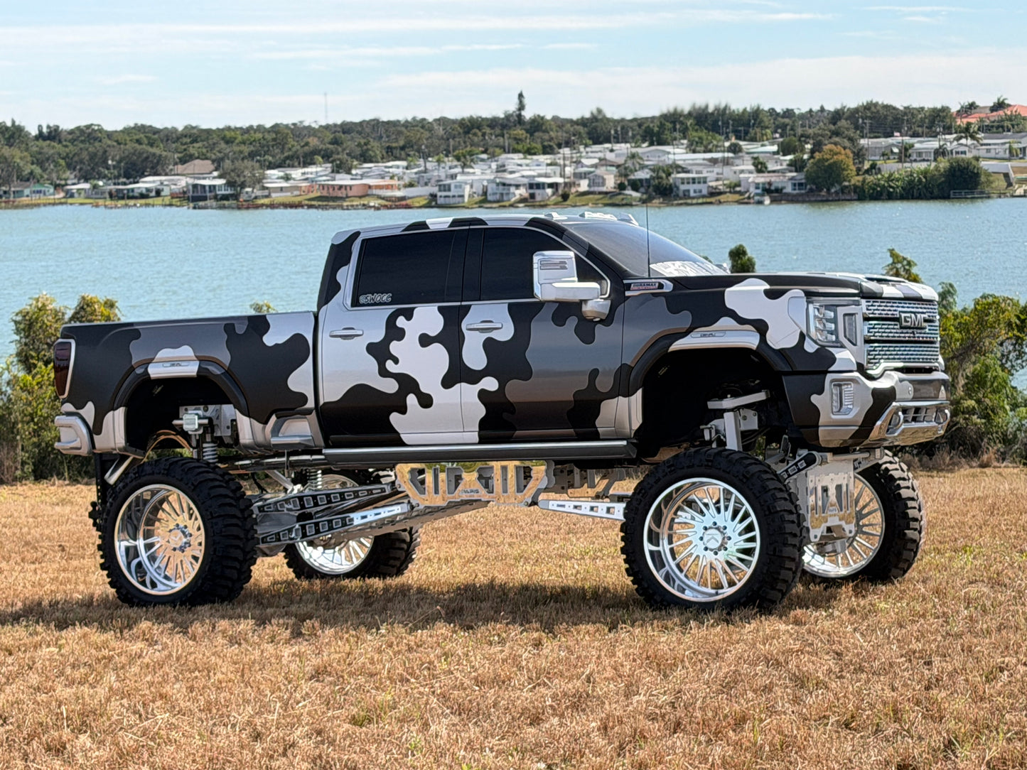 100X 🎟️’s 2022 GMC Denali Duramax Giveaway